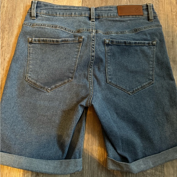 Vero Moda Denim Shorts - Picture 3 of 4